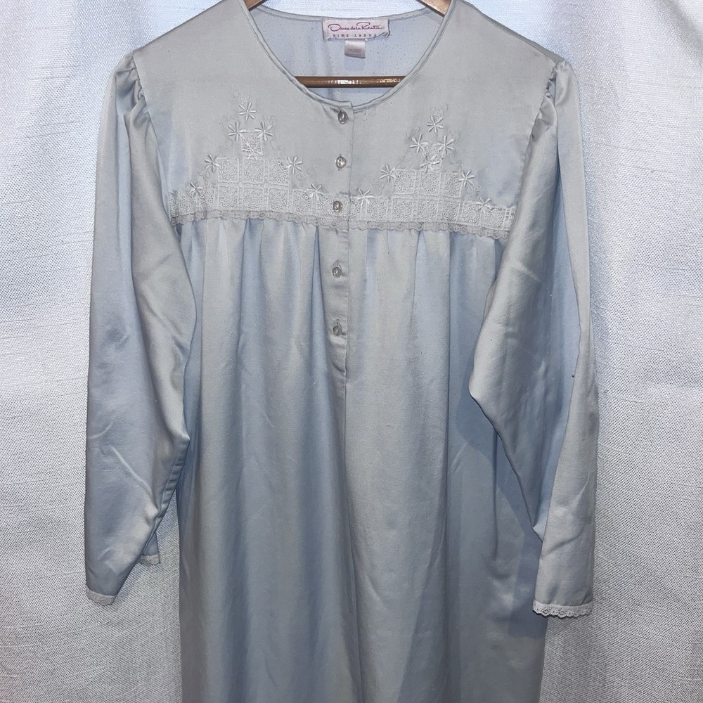 Oscar De La Renta Pink Label Med Pale Blue Nightgown Demure Early 2000s Granny